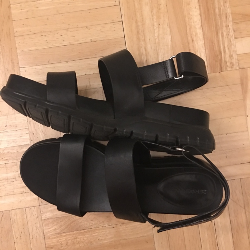 Cole Haan size 8.5 black sandals